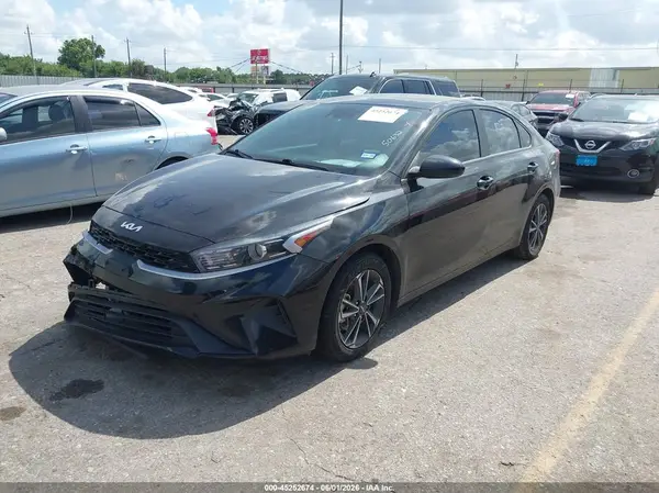 3KPF24AD8RE836981 2024 KIA FORTE - Image 2