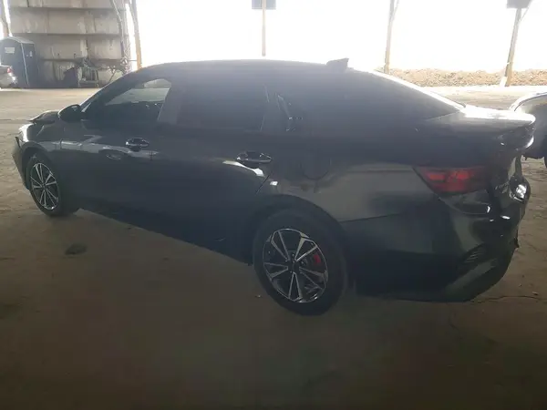 3KPF24AD8RE837645 2024 KIA FORTE - Image 2