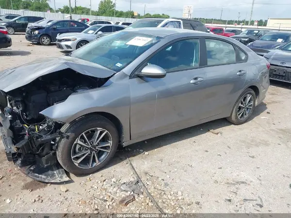 3KPF24AD8RE837693 2024 KIA FORTE - Image 2