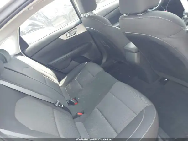 3KPF24AD8RE837693 2024 KIA FORTE - Image 8