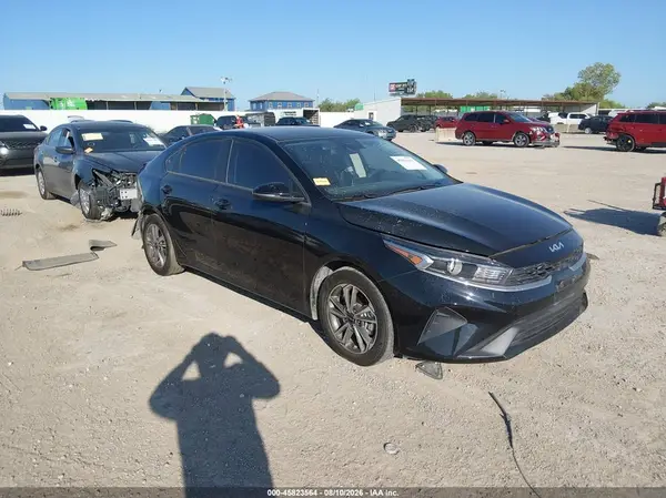 3KPF24AD8RE838052 2024 KIA FORTE - Image 1