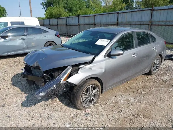 3KPF24AD8RE840156 2024 KIA FORTE - Image 2