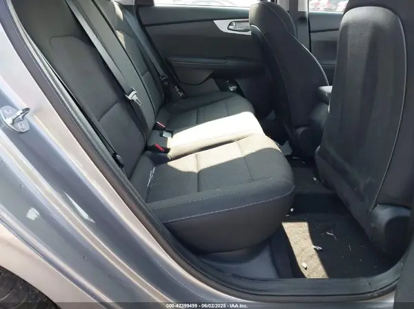 3KPF24AD8RE840156 2024 KIA FORTE - Image 8
