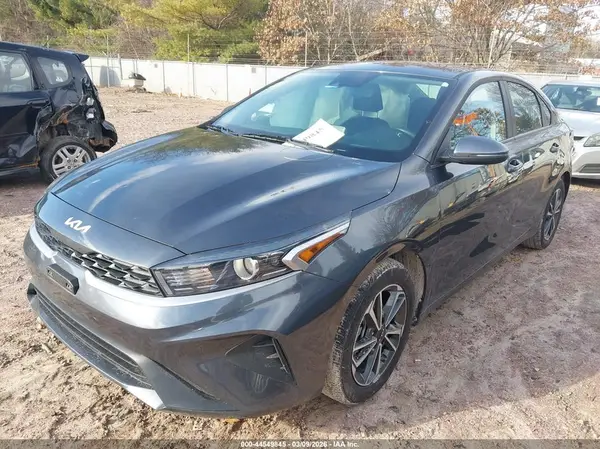 3KPF24AD8RE840402 2024 KIA FORTE - Image 2