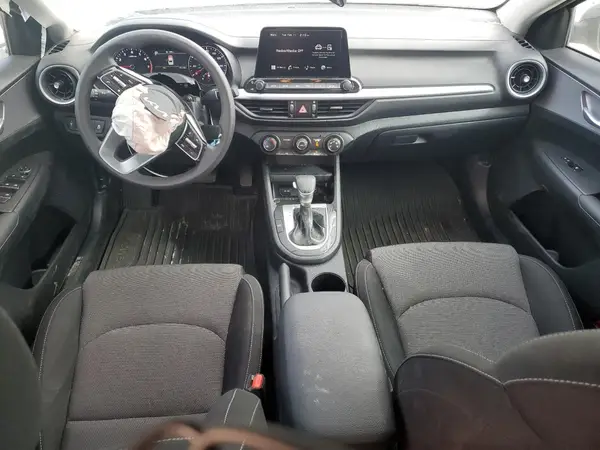 3KPF24AD8RE840495 2024 KIA FORTE - Image 8