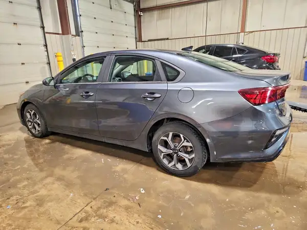 3KPF24AD9KE005172 2019 KIA FORTE - Image 2