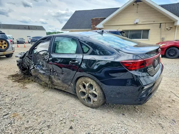 3KPF24AD9KE006418 2019 KIA FORTE - Image 2
