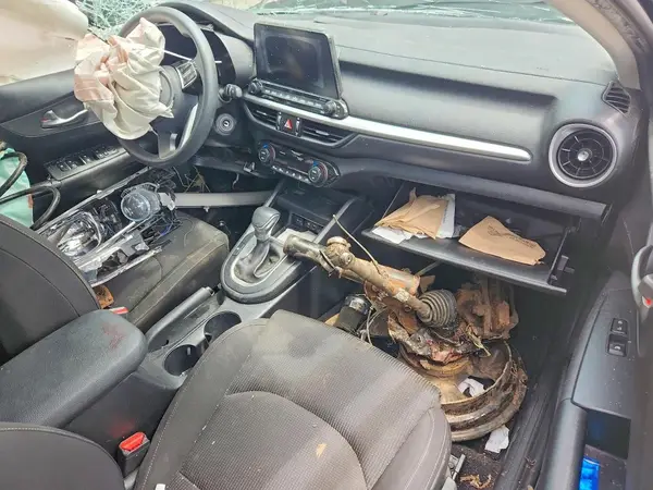 3KPF24AD9KE006418 2019 KIA FORTE - Image 8