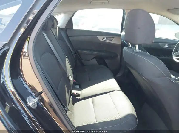3KPF24AD9KE006421 2019 KIA FORTE - Image 8