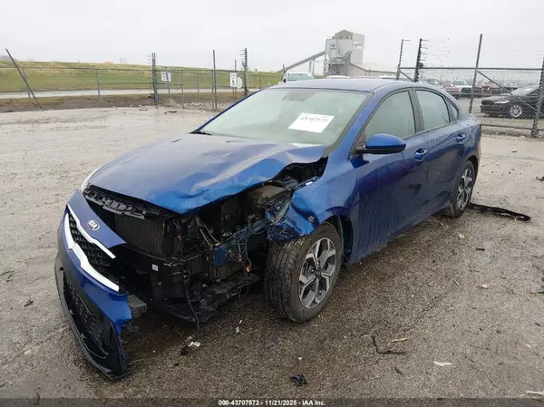 3KPF24AD9KE006760 2019 KIA FORTE - Image 2