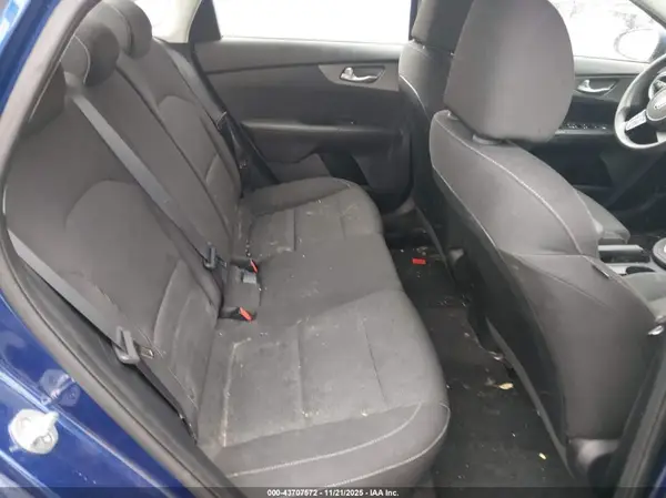 3KPF24AD9KE006760 2019 KIA FORTE - Image 8