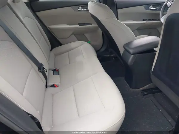 3KPF24AD9KE007536 2019 KIA FORTE - Image 8