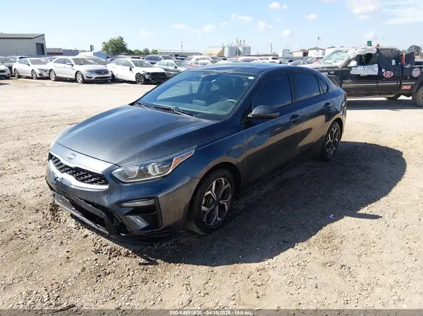 3KPF24AD9KE007777 2019 KIA FORTE - Image 2