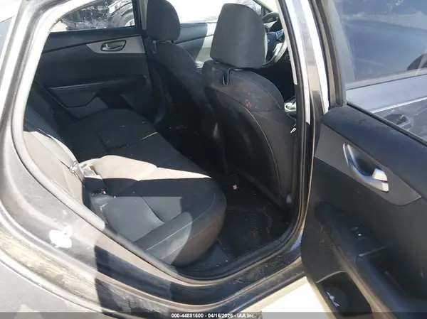 3KPF24AD9KE007777 2019 KIA FORTE - Image 8