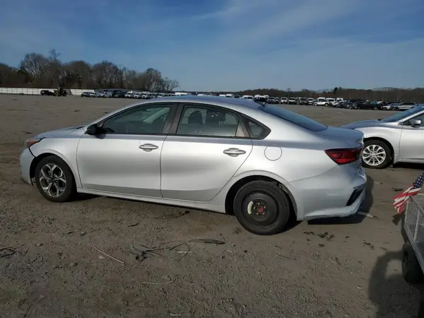 3KPF24AD9KE008203 2019 KIA FORTE - Image 2