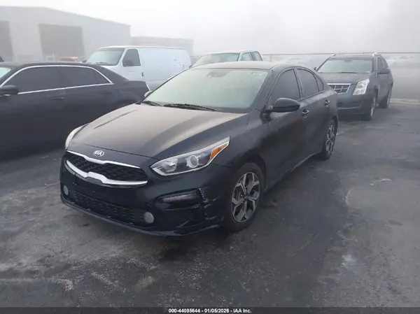 3KPF24AD9KE008492 2019 KIA FORTE - Image 2