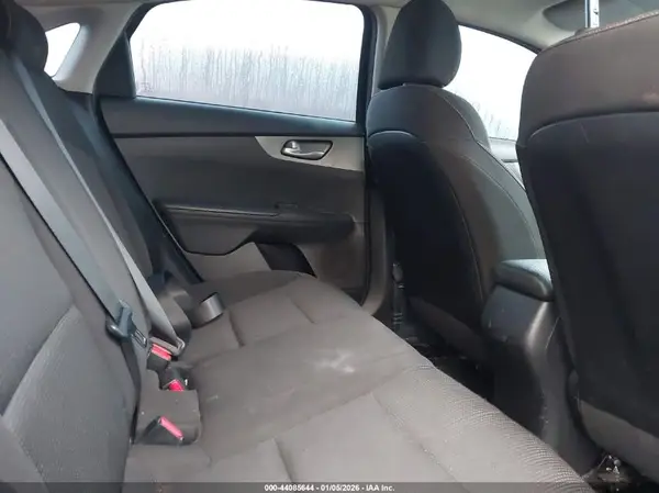 3KPF24AD9KE008492 2019 KIA FORTE - Image 8