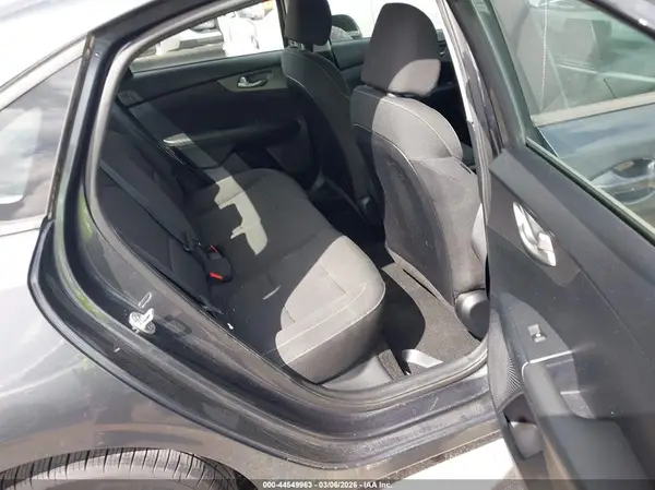 3KPF24AD9KE009142 2019 KIA FORTE - Image 8