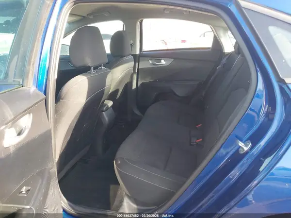 3KPF24AD9KE009755 2019 KIA FORTE - Image 8