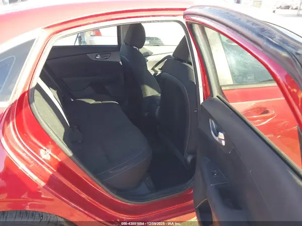 3KPF24AD9KE010100 2019 KIA FORTE - Image 8