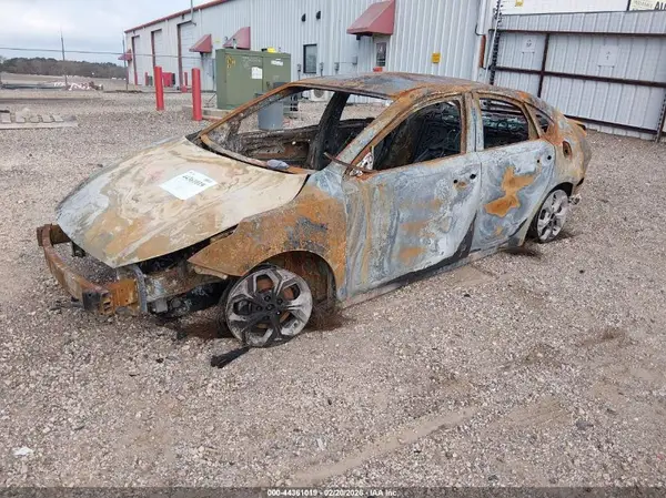 3KPF24AD9KE010260 2019 KIA FORTE - Image 2