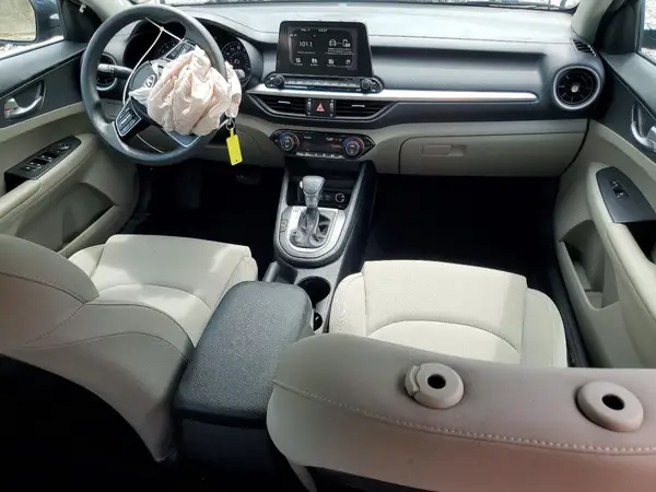 3KPF24AD9KE010405 2019 KIA FORTE - Image 8