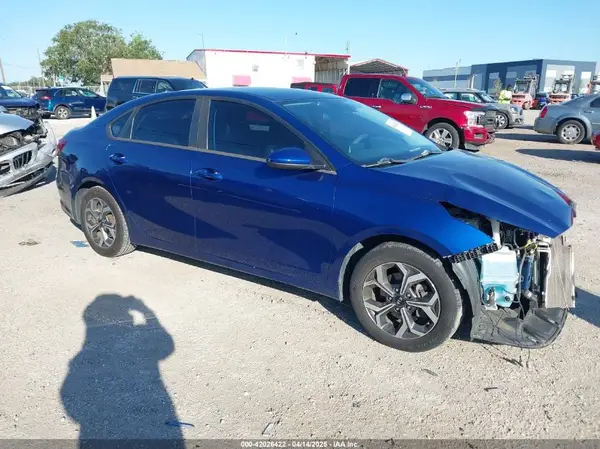3KPF24AD9KE010744 2019 KIA FORTE - Image 1