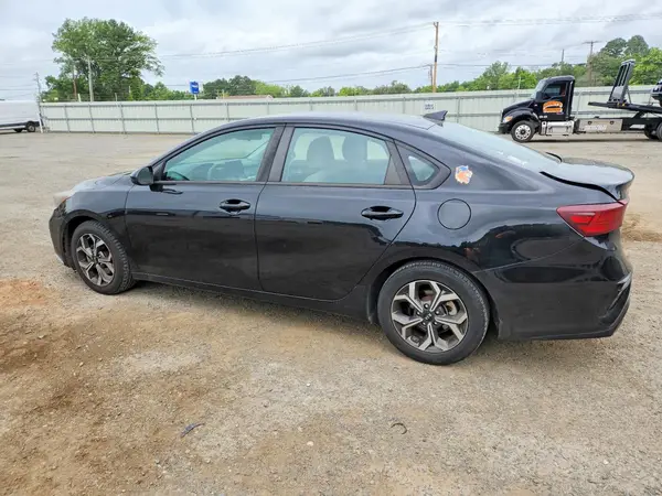 3KPF24AD9KE011585 2019 KIA FORTE - Image 2