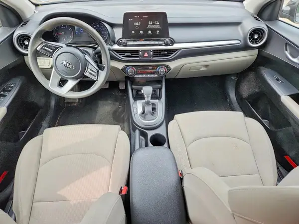 3KPF24AD9KE011585 2019 KIA FORTE - Image 8