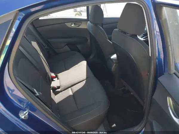 3KPF24AD9KE011926 2019 KIA FORTE - Image 8