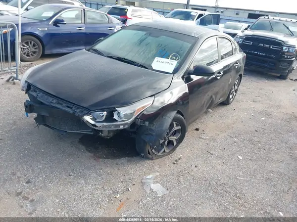 3KPF24AD9KE012770 2019 KIA FORTE - Image 2