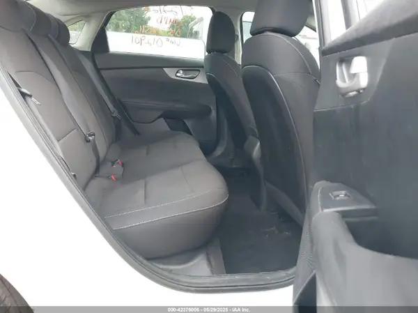 3KPF24AD9KE012901 2019 KIA FORTE - Image 8