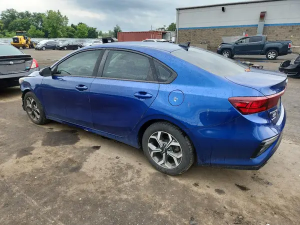 3KPF24AD9KE018889 2019 KIA FORTE - Image 2