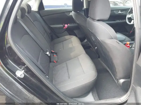 3KPF24AD9KE021159 2019 KIA FORTE - Image 8