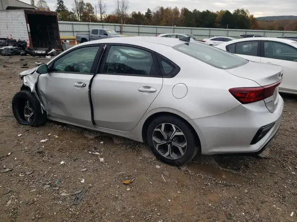 3KPF24AD9KE022456 2019 KIA FORTE - Image 2