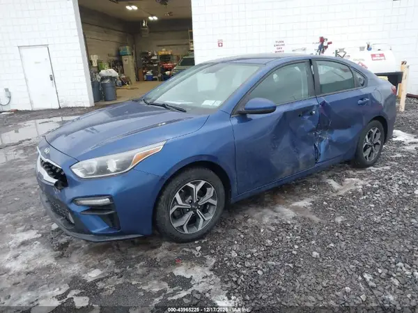 3KPF24AD9KE023915 2019 KIA FORTE - Image 2