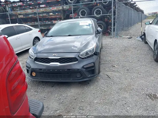 3KPF24AD9KE026782 2019 KIA FORTE - Image 2