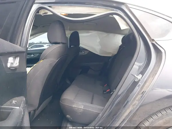 3KPF24AD9KE026782 2019 KIA FORTE - Image 8