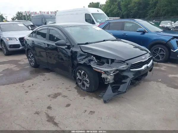 3KPF24AD9KE027429 2019 KIA FORTE - Image 1