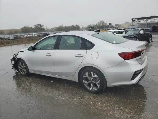3KPF24AD9KE028547 2019 KIA FORTE - Image 2