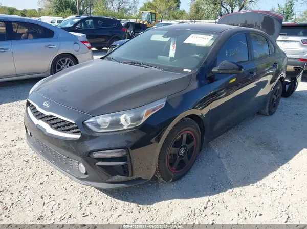 3KPF24AD9KE028578 2019 KIA FORTE - Image 2