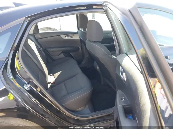 3KPF24AD9KE028600 2019 KIA FORTE - Image 8
