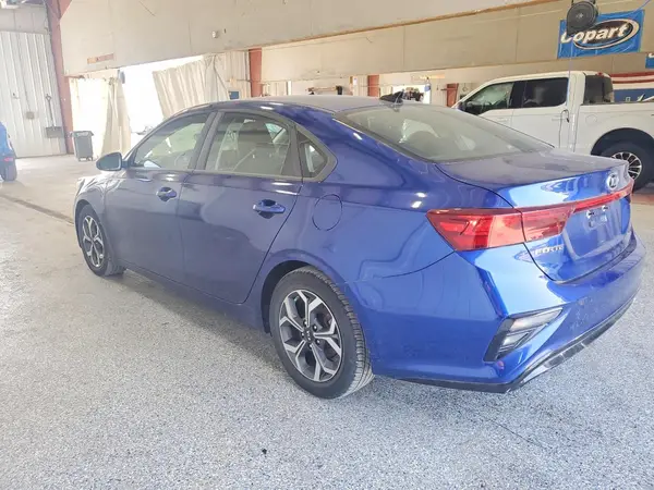3KPF24AD9KE032260 2019 KIA FORTE - Image 2