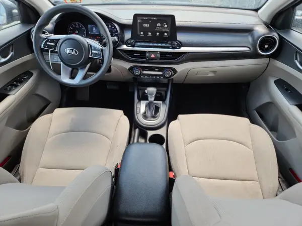 3KPF24AD9KE032324 2019 KIA FORTE - Image 8