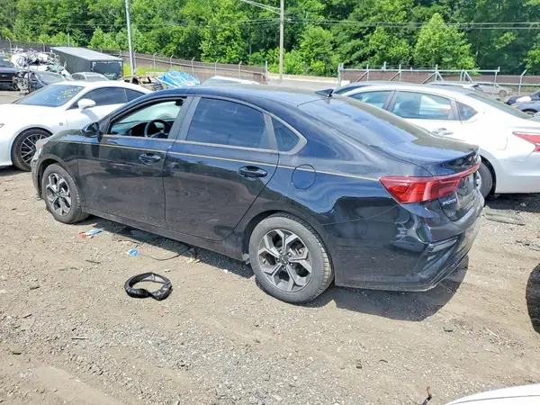3KPF24AD9KE032677 2019 KIA FORTE - Image 2