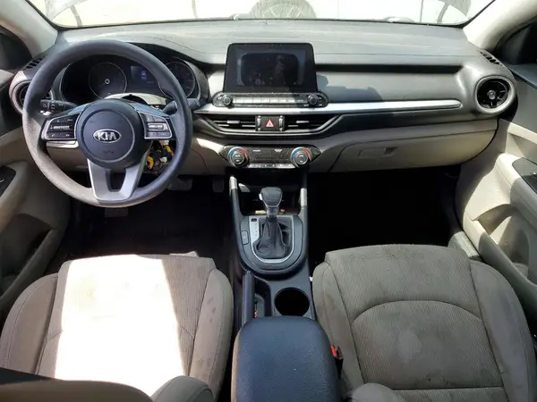 3KPF24AD9KE032677 2019 KIA FORTE - Image 8