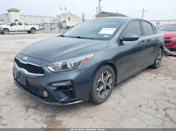 3KPF24AD9KE036213 2019 KIA FORTE - Image 2
