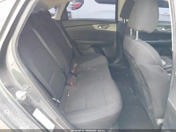 3KPF24AD9KE036213 2019 KIA FORTE - Image 8