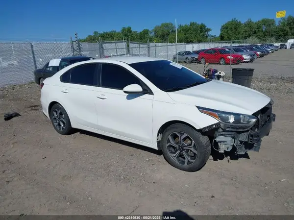 3KPF24AD9KE037958 2019 KIA FORTE - Image 1