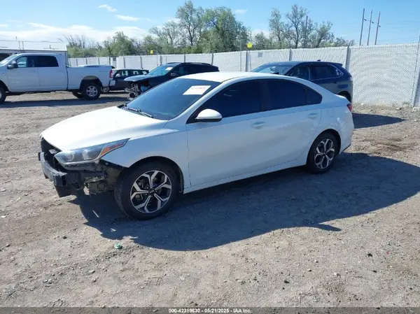 3KPF24AD9KE037958 2019 KIA FORTE - Image 2